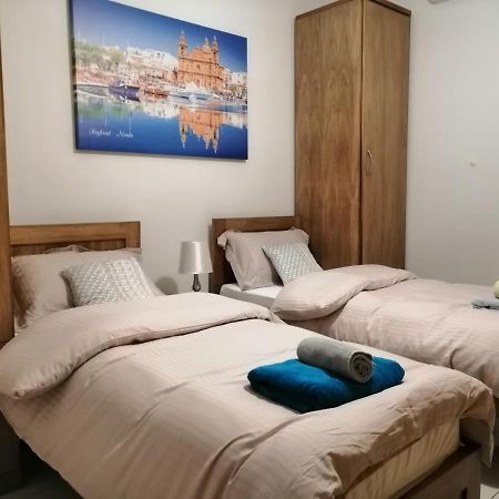 Seabreeze Apartment St. Paul's Bay Buitenkant foto