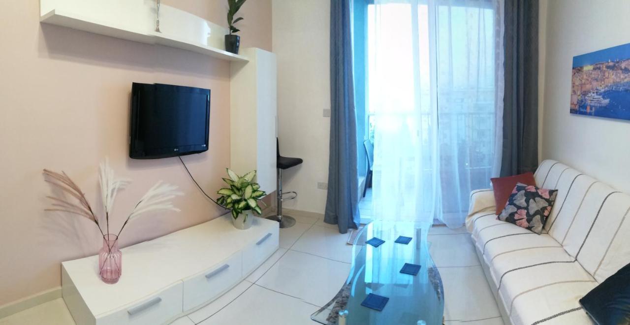 Seabreeze Apartment St. Paul's Bay Buitenkant foto
